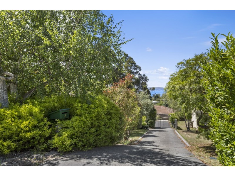 8 Orana Place, Taroona TAS 7053