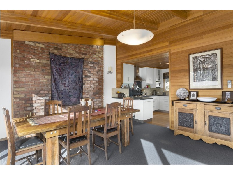 10 Roslyn Avenue, Kingston Beach TAS 7050