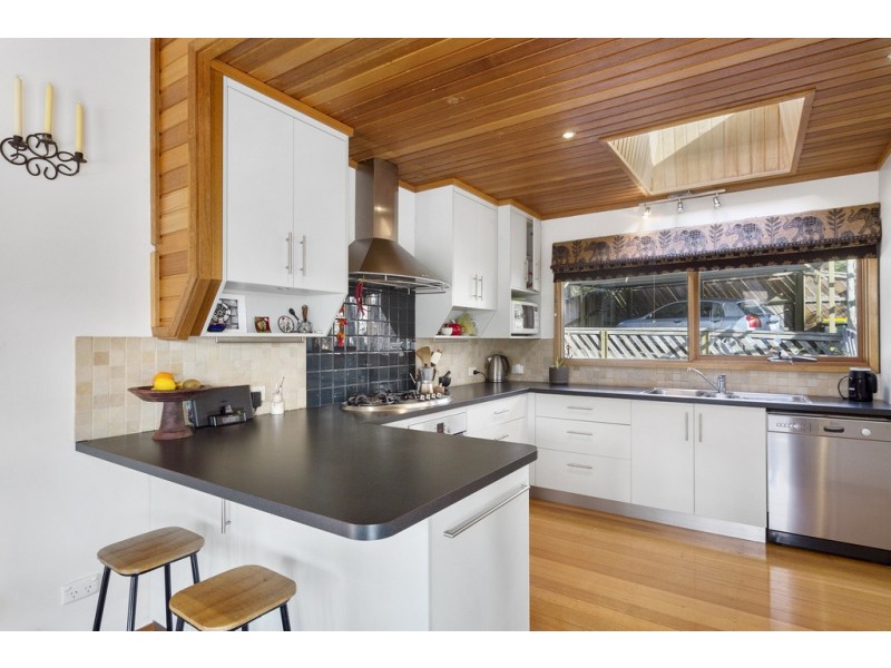 10 Roslyn Avenue, Kingston Beach TAS 7050