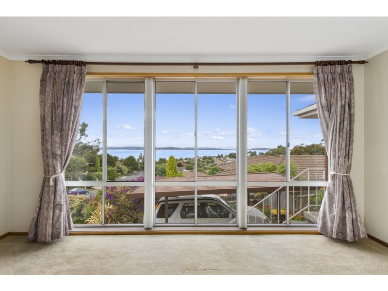 34 Woodlands Drive, Blackmans Bay TAS 7052