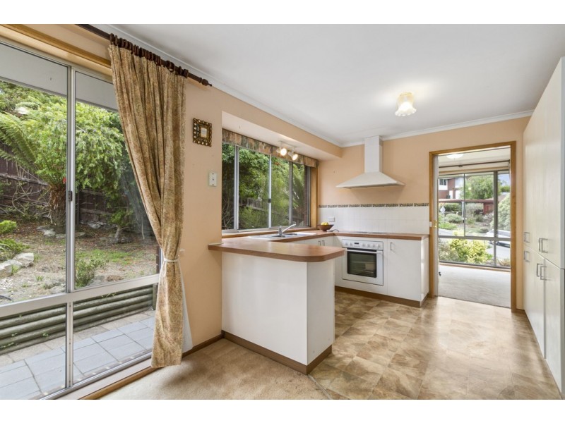 34 Woodlands Drive, Blackmans Bay TAS 7052