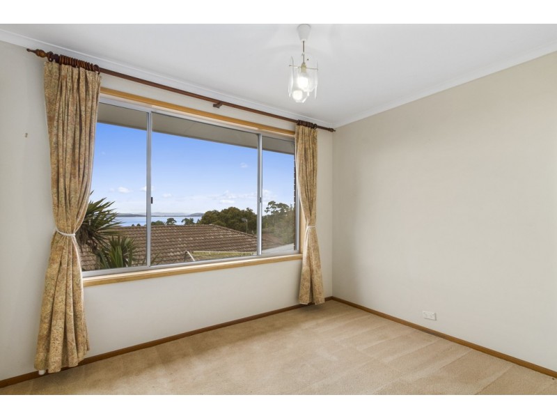 34 Woodlands Drive, Blackmans Bay TAS 7052