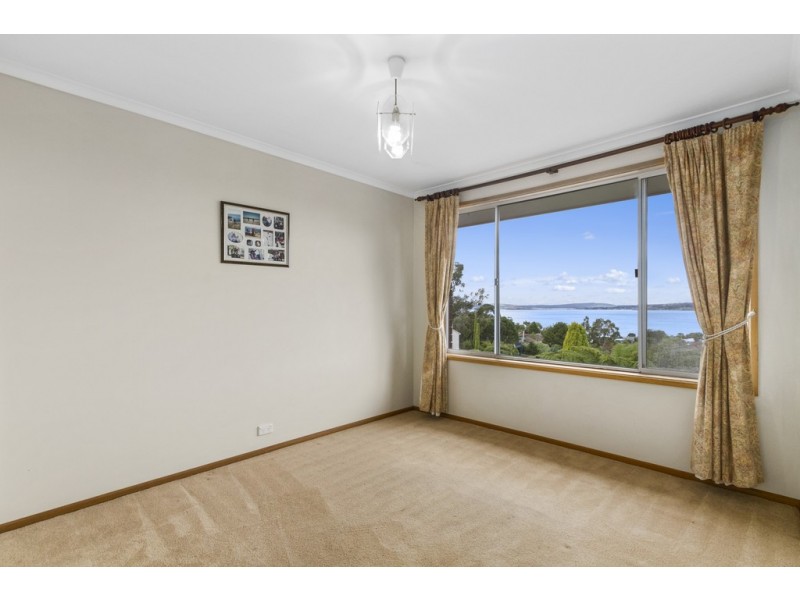 34 Woodlands Drive, Blackmans Bay TAS 7052