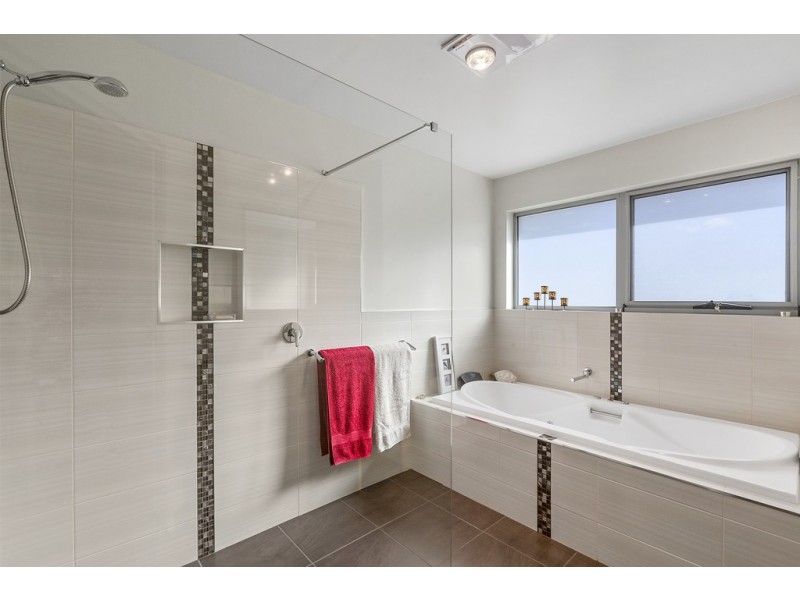 106A Crystal Downs Drive, Blackmans Bay TAS 7052