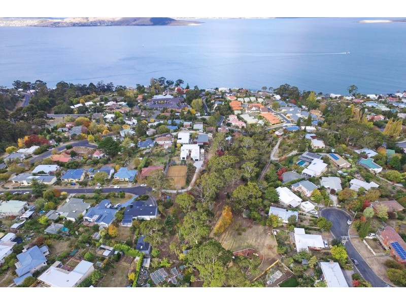 11 Nightingale Avenue, Taroona TAS 7053