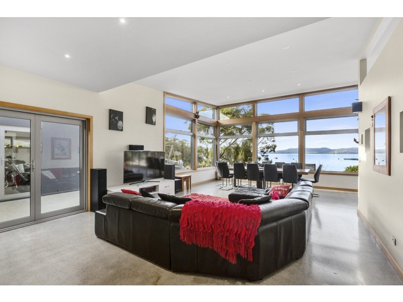 31 Staff Road, Electrona TAS 7054