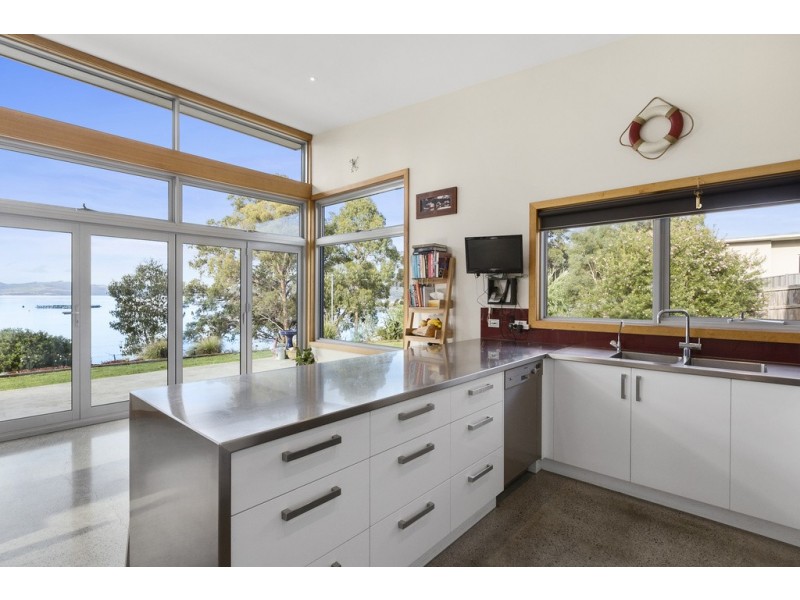 31 Staff Road, Electrona TAS 7054