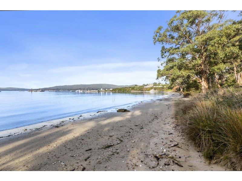 31 Staff Road, Electrona TAS 7054
