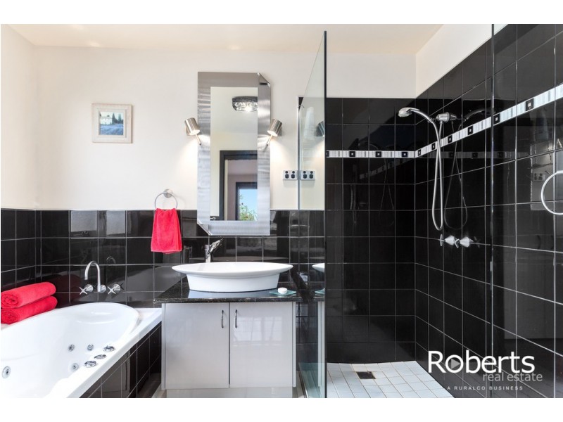 36 Sunset Boulevard, Clarence Point TAS 7270