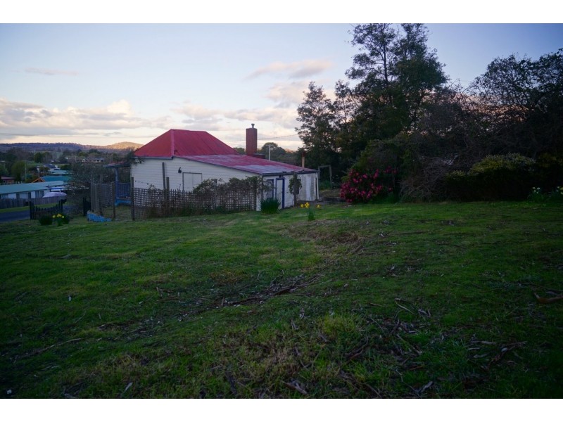 15 Douglas Street, Beaconsfield TAS 7270