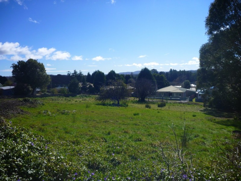 19 Douglas St, Beaconsfield TAS 7270