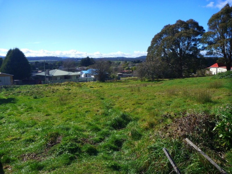 19 Douglas St, Beaconsfield TAS 7270