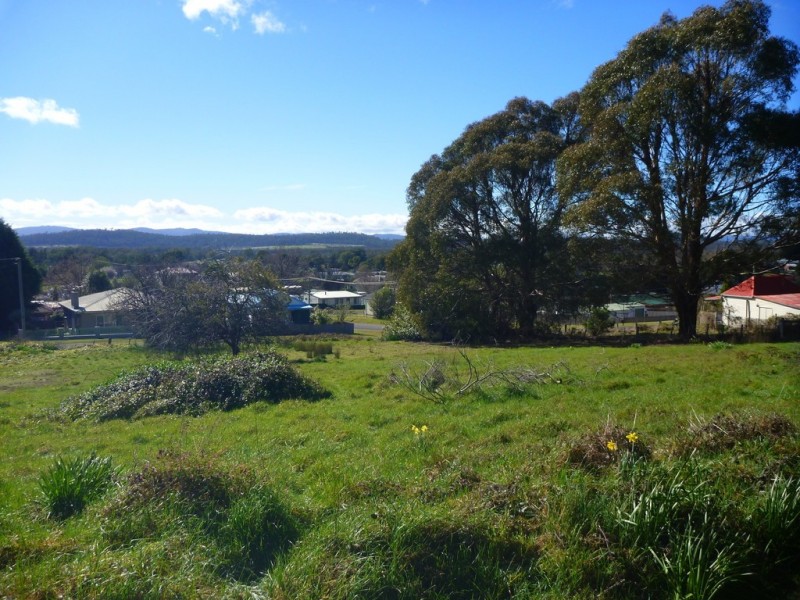 19 Douglas St, Beaconsfield TAS 7270