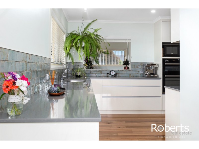 2 Augustus Street, Beauty Point TAS 7270