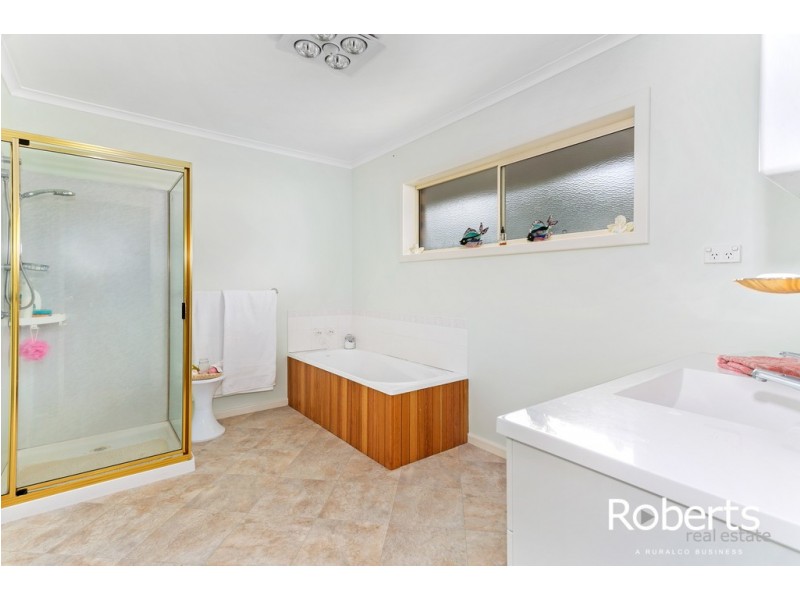2 Augustus Street, Beauty Point TAS 7270