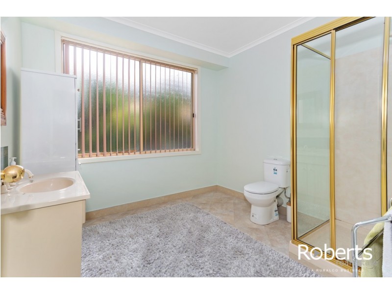 2 Augustus Street, Beauty Point TAS 7270