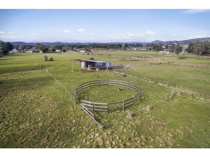 25 Cemetery Road, Beaconsfield TAS 7270