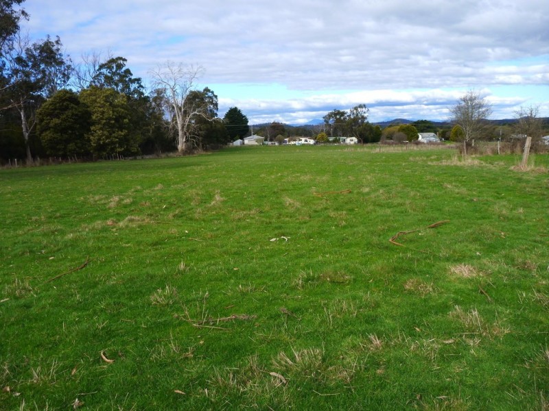 25 Cemetery Road, Beaconsfield TAS 7270