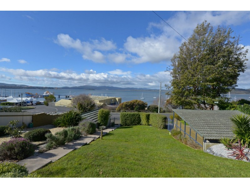 111 Flinders Street, Beauty Point TAS 7270