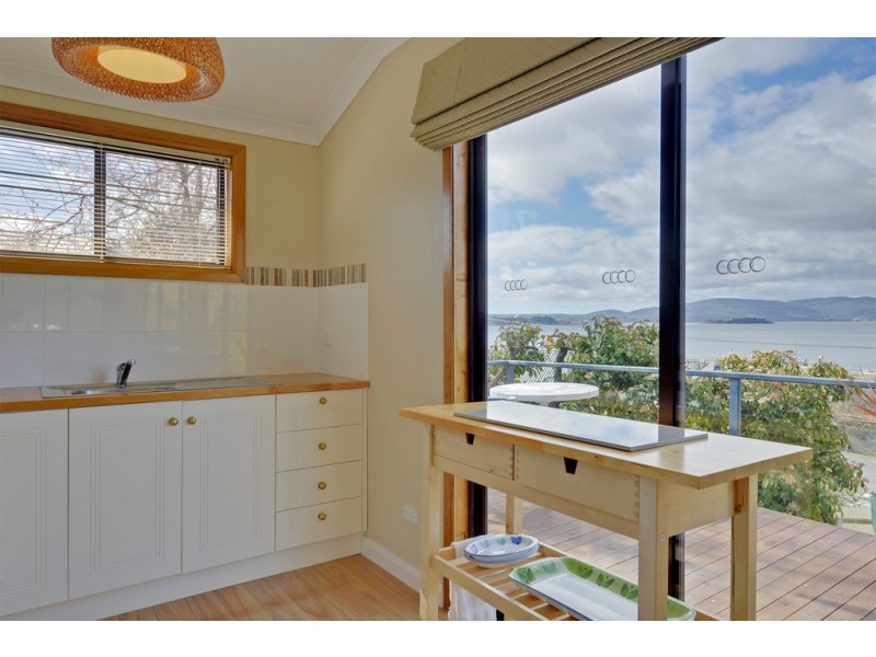 111 Flinders Street, Beauty Point TAS 7270