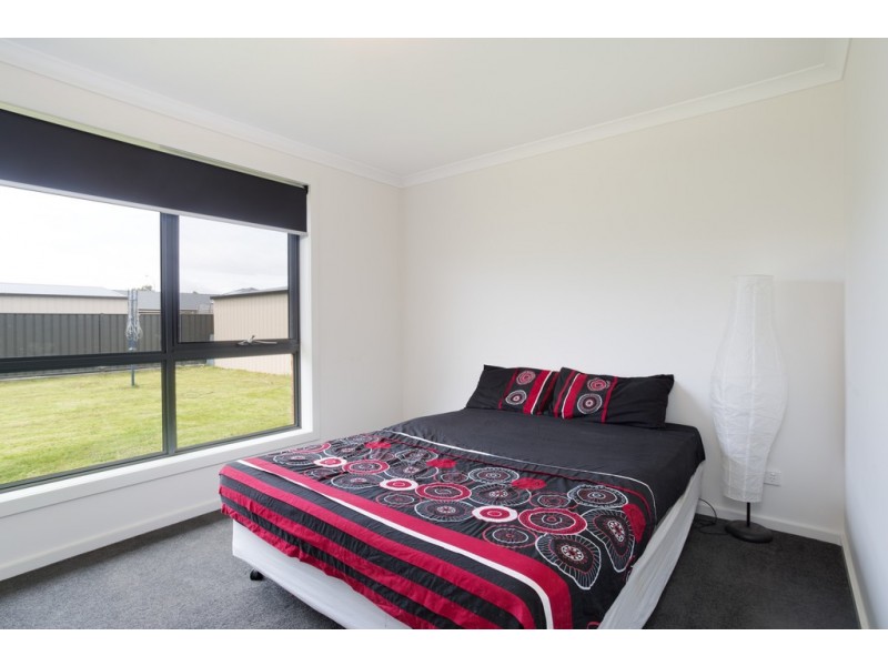 25 Warburton Road, George Town TAS 7253