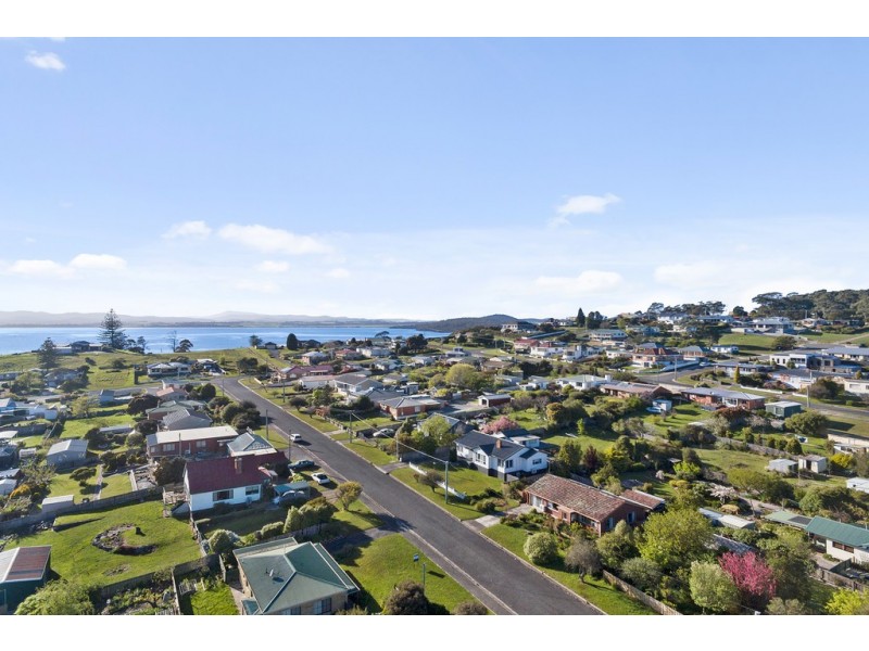7 Garrett Street, Beauty Point TAS 7270