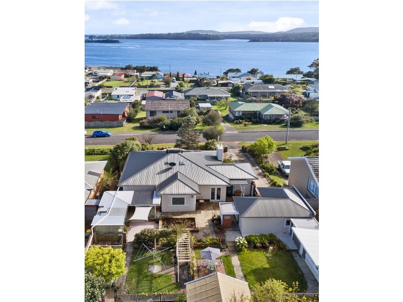 7 Garrett Street, Beauty Point TAS 7270
