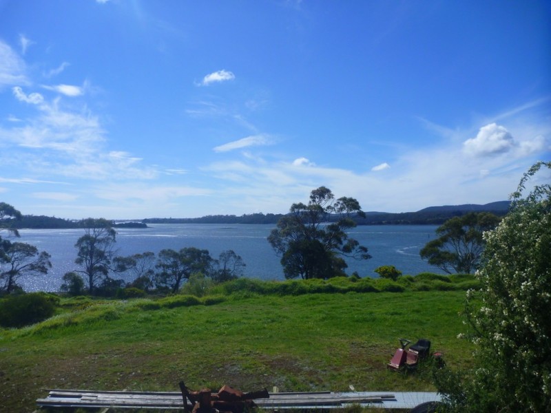 180 Oxford Street, Beauty Point TAS 7270