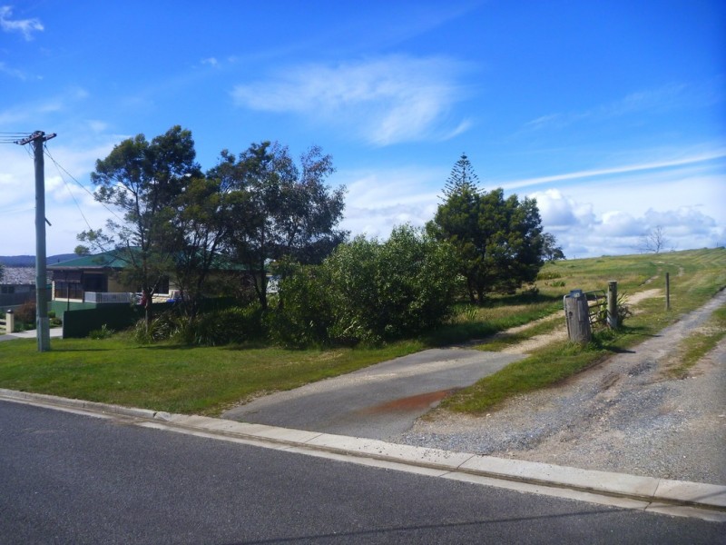 180 Oxford Street, Beauty Point TAS 7270