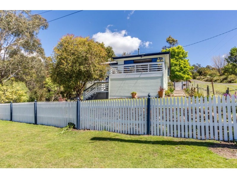 6 Lanena Crescent, Lanena TAS 7275