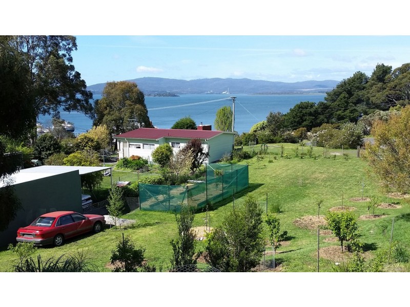 77 Robert Street, Beauty Point TAS 7270