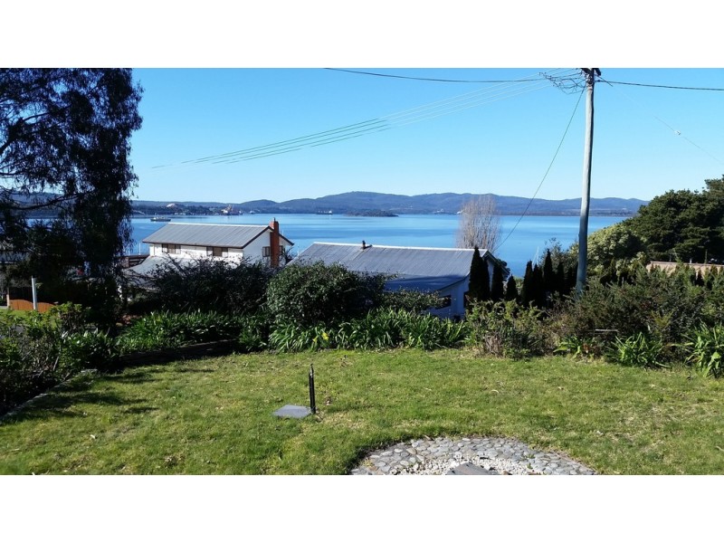 77 Robert Street, Beauty Point TAS 7270