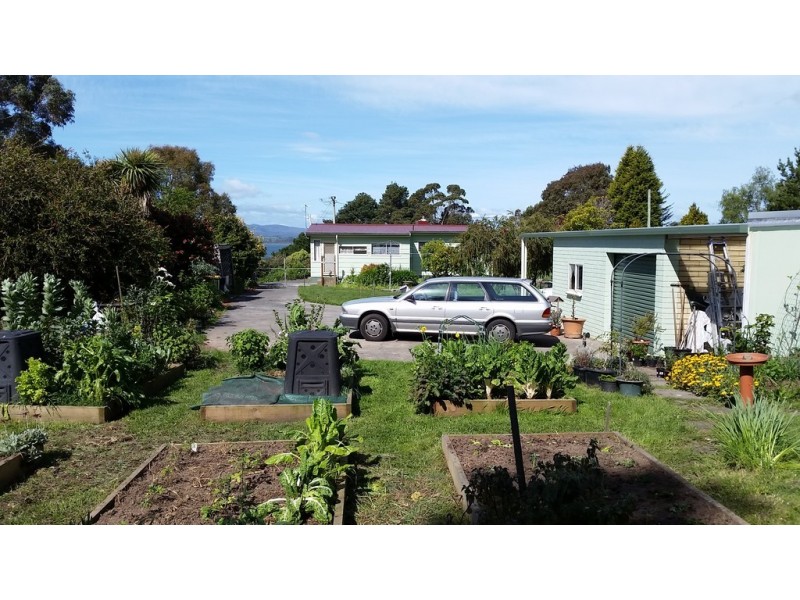 77 Robert Street, Beauty Point TAS 7270