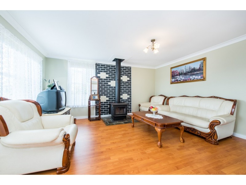 13 Ernest Street, Beauty Point TAS 7270