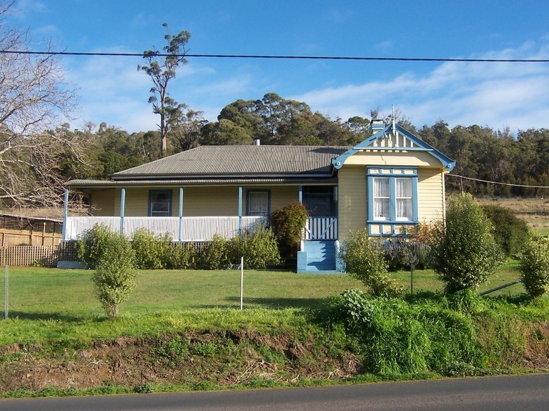 17 Main Road, Lanena TAS 7275