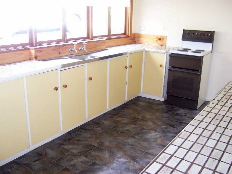 17 Main Road, Lanena TAS 7275