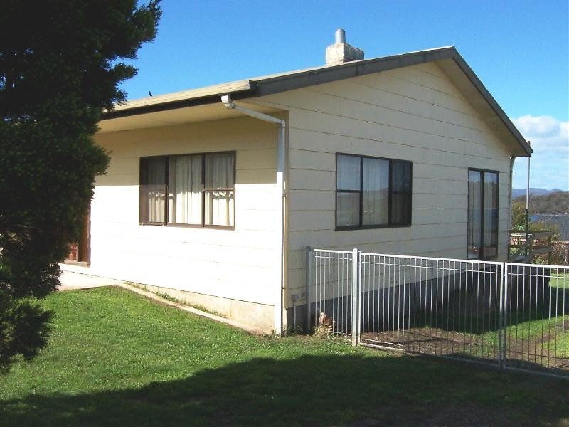 42 Flinders Street, Beauty Point TAS 7270