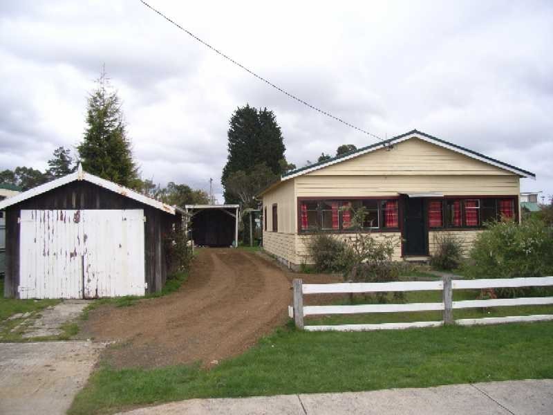 7 Lenborough Street, Beauty Point TAS 7270