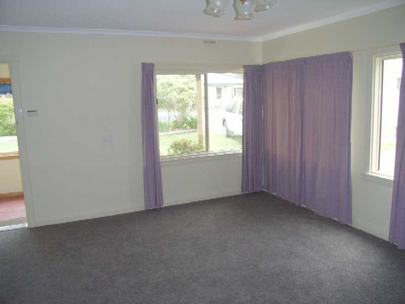 4 Lenborough Street, Beauty Point TAS 7270