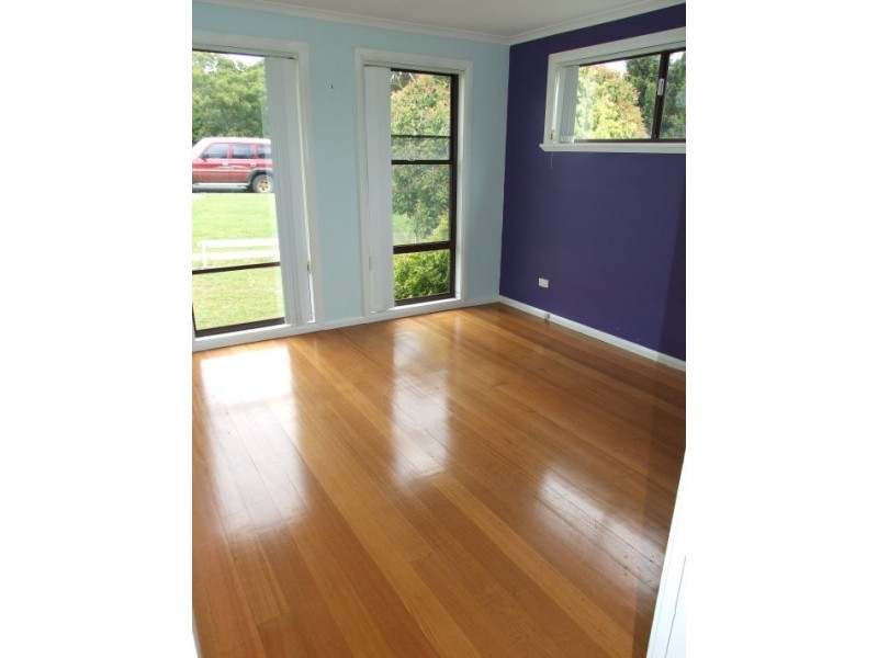 16 Ernest Street, Beauty Point TAS 7270