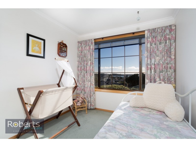 152 Charles Street, Beauty Point TAS 7270