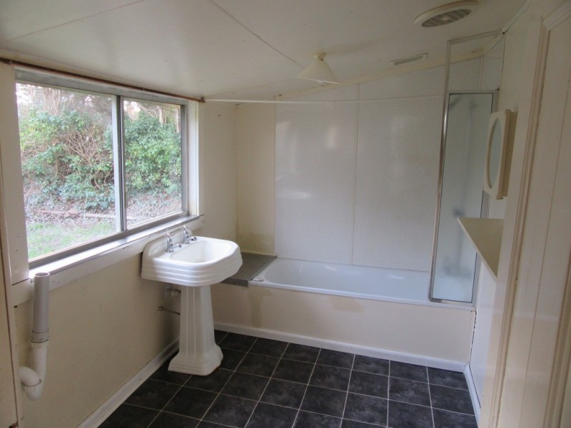 7 Lenborough Street, Beauty Point TAS 7270