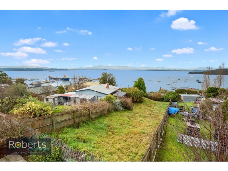 80a Robert Street, Beauty Point TAS 7270