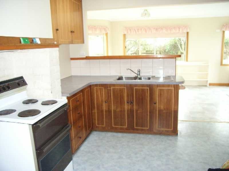 4 Lenborough Street, Beauty Point TAS 7270