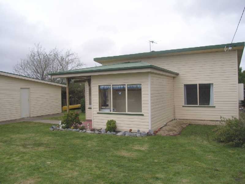 4 Lenborough Street, Beauty Point TAS 7270