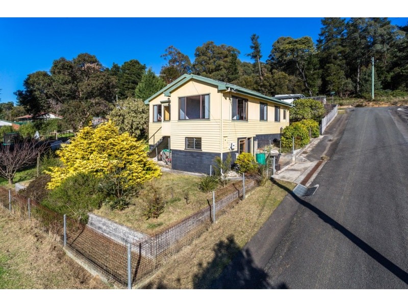 16 Brooklyn Street, Beaconsfield TAS 7270