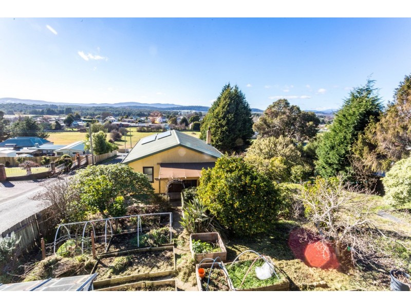 16 Brooklyn Street, Beaconsfield TAS 7270