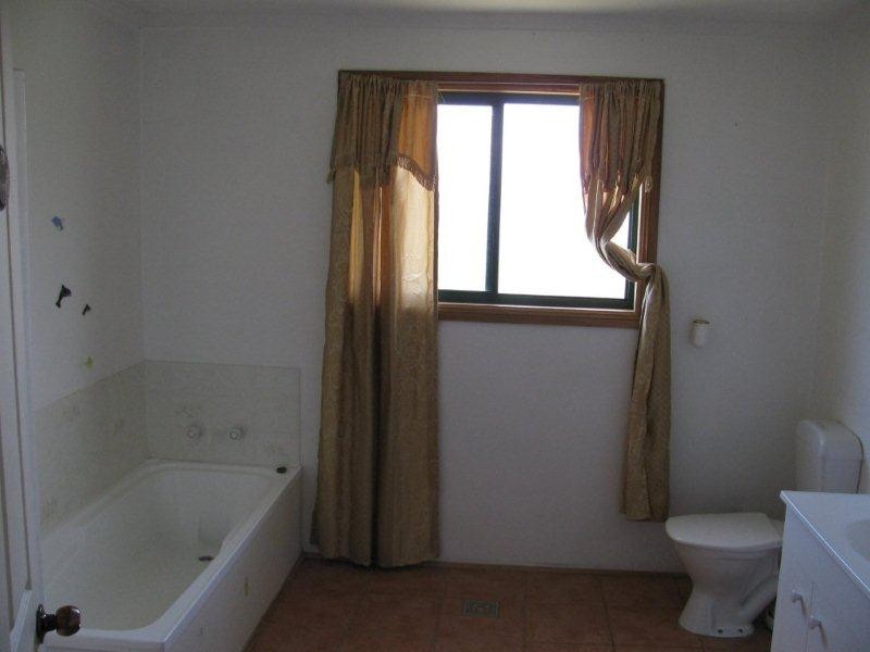 98 Sunset Boulevard, Clarence Point TAS 7270