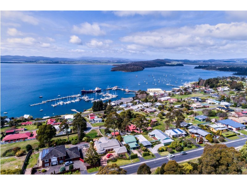 118 Oxford Street, Beauty Point TAS 7270