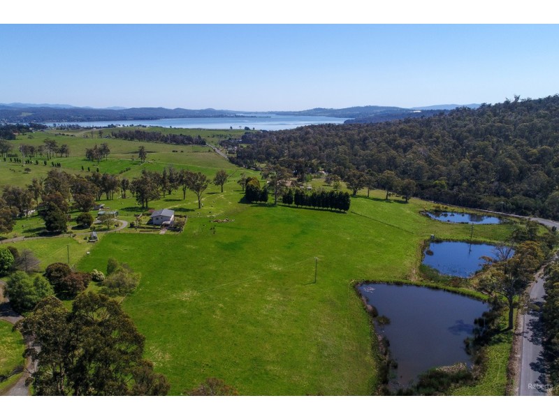 195 Los Angelos Road, Swan Bay TAS 7252